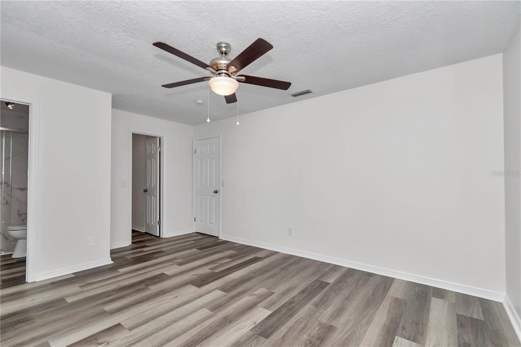 待售: $340,000 (3 贝兹, 1 浴室, 1341 平方英尺)