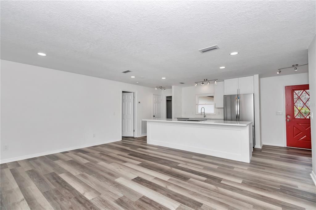 待售: $340,000 (3 贝兹, 1 浴室, 1341 平方英尺)