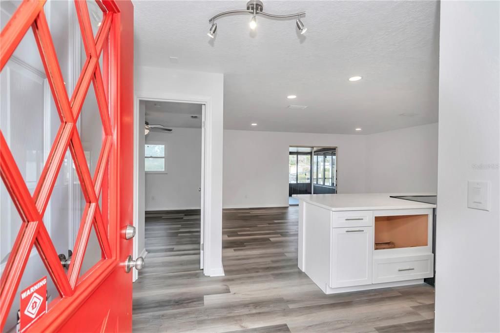 待售: $340,000 (3 贝兹, 1 浴室, 1341 平方英尺)