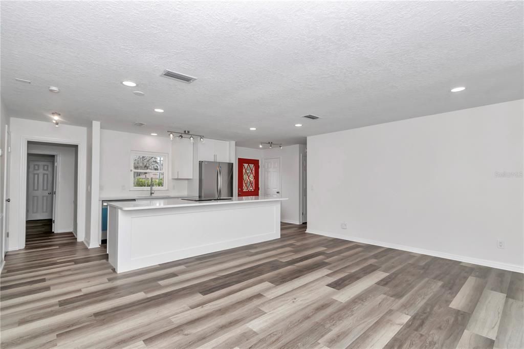 待售: $340,000 (3 贝兹, 1 浴室, 1341 平方英尺)