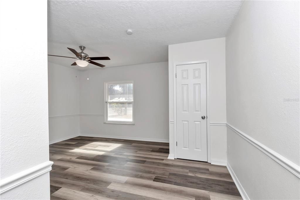 待售: $340,000 (3 贝兹, 1 浴室, 1341 平方英尺)