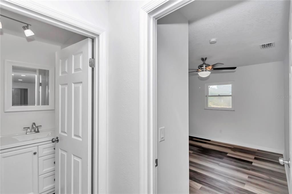 待售: $340,000 (3 贝兹, 1 浴室, 1341 平方英尺)