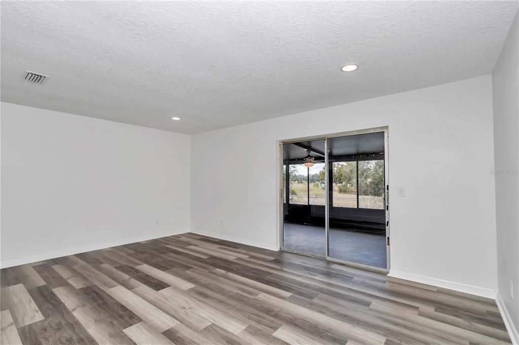 待售: $340,000 (3 贝兹, 1 浴室, 1341 平方英尺)