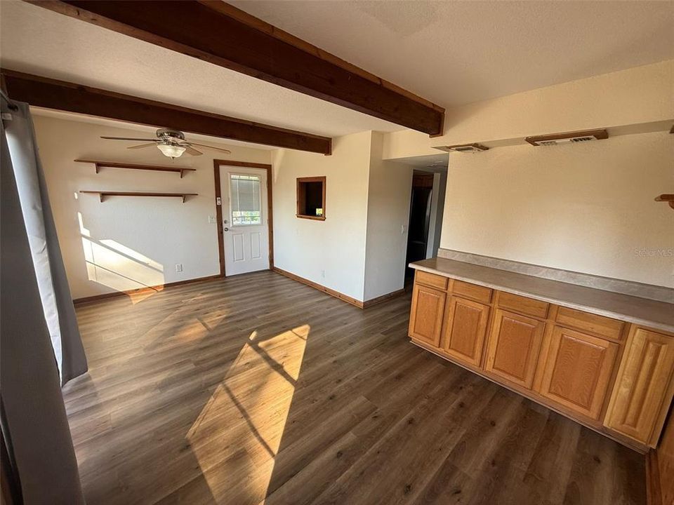 В аренду: $1,700 (3 спален, 2 ванн, 1392 Квадратных фут)