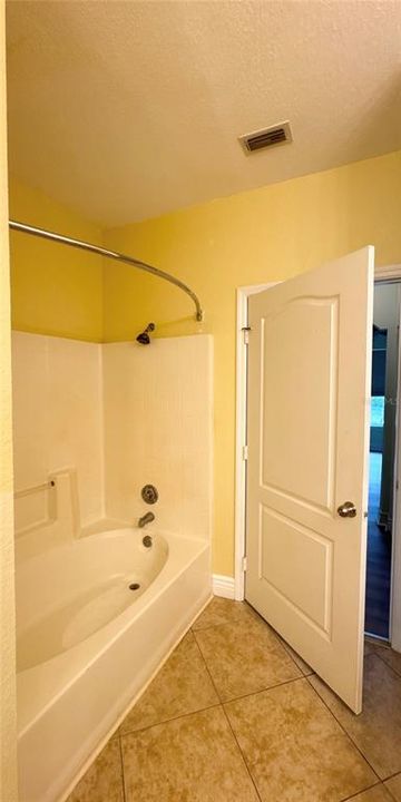 出租: $3,250 (4 贝兹, 2 浴室, 1870 平方英尺)