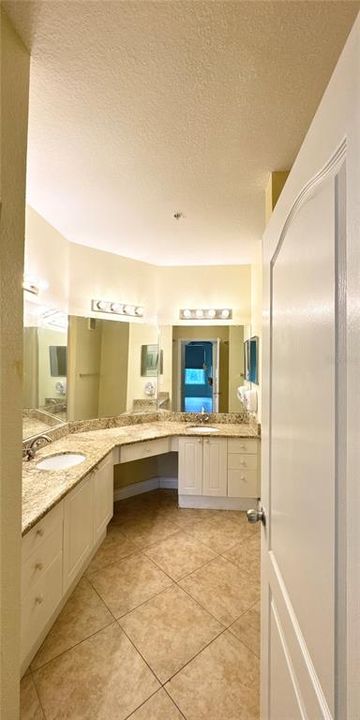 出租: $3,250 (4 贝兹, 2 浴室, 1870 平方英尺)