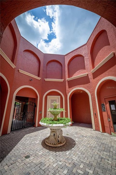 出租: $3,250 (4 贝兹, 2 浴室, 1870 平方英尺)