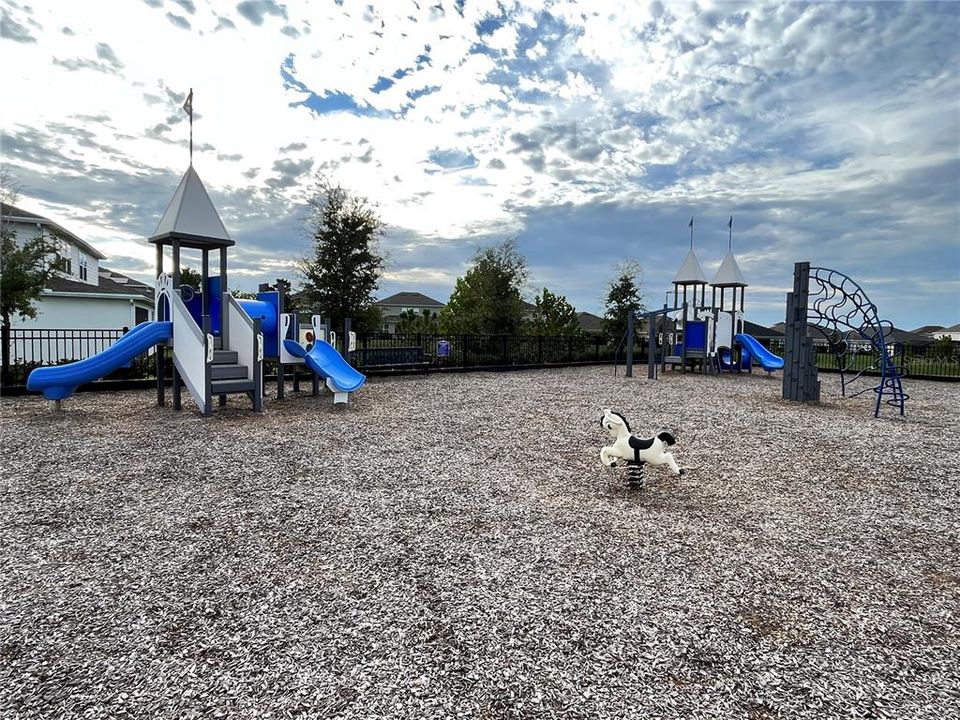 На продажу: $830,000 (5 спален, 4 ванн, 4440 Квадратных фут)