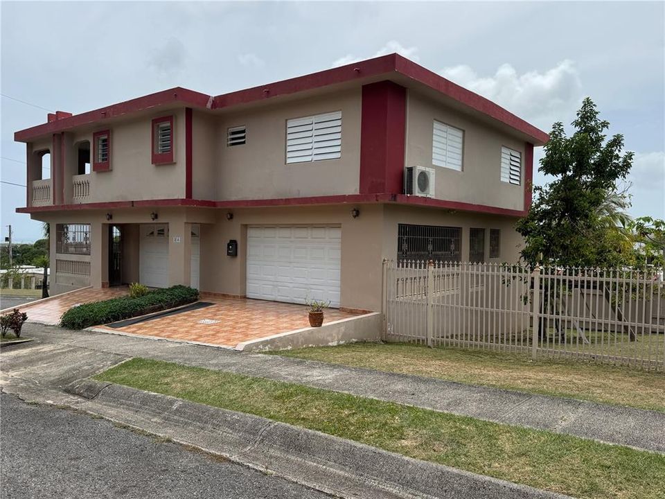 Recently Sold: $239,000 (4 beds, 3 baths, 1469 Square Feet)