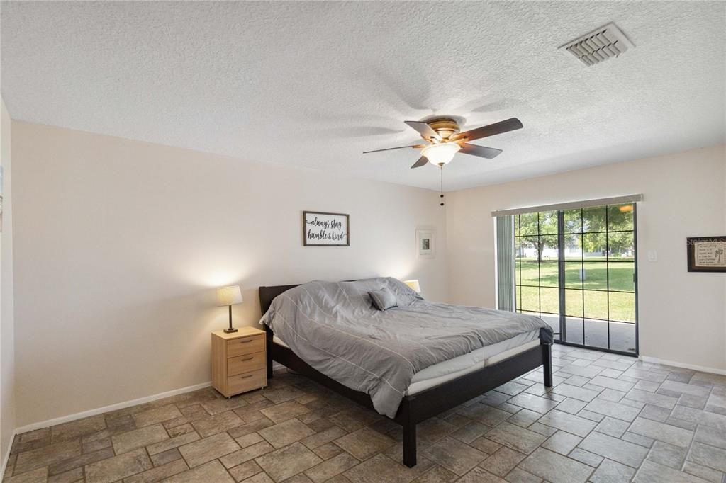 For Sale: $397,998 (3 beds, 2 baths, 2137 Square Feet)