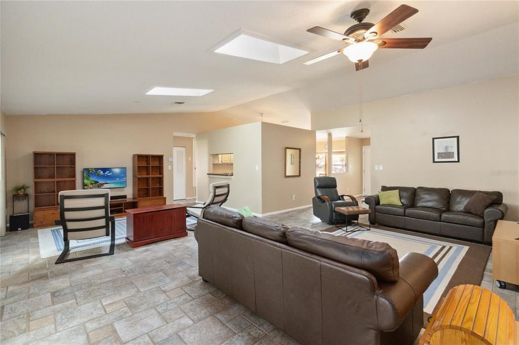 For Sale: $397,998 (3 beds, 2 baths, 2137 Square Feet)