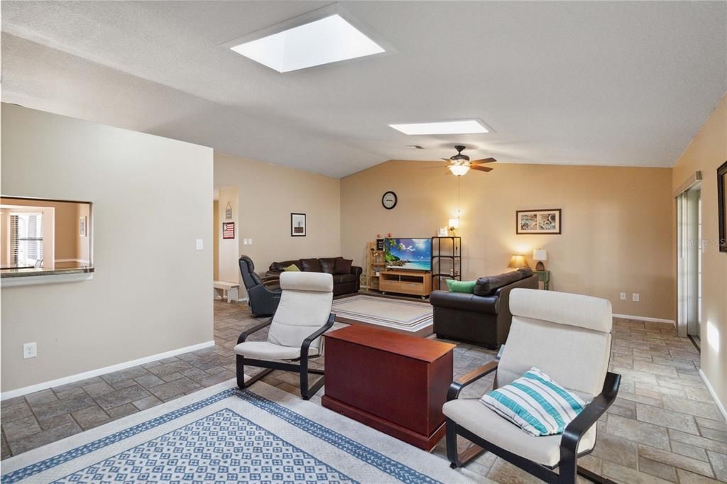 For Sale: $397,998 (3 beds, 2 baths, 2137 Square Feet)