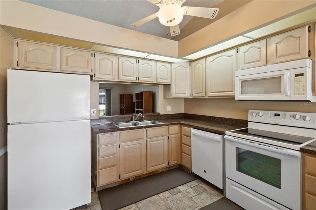 For Sale: $397,998 (3 beds, 2 baths, 2137 Square Feet)