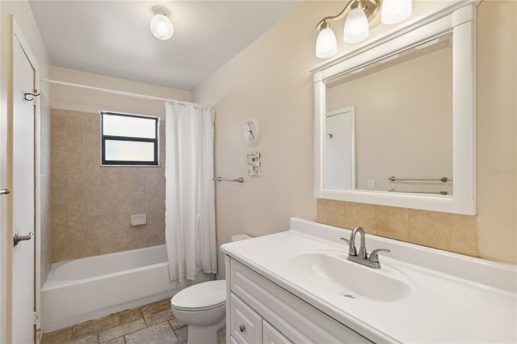 For Sale: $397,998 (3 beds, 2 baths, 2137 Square Feet)