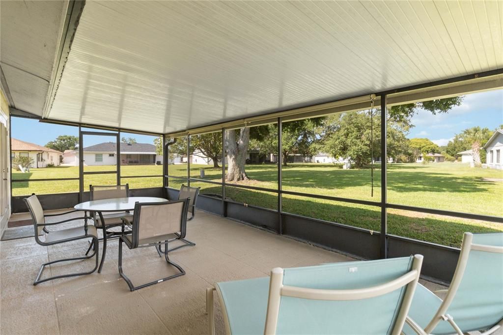 For Sale: $397,998 (3 beds, 2 baths, 2137 Square Feet)