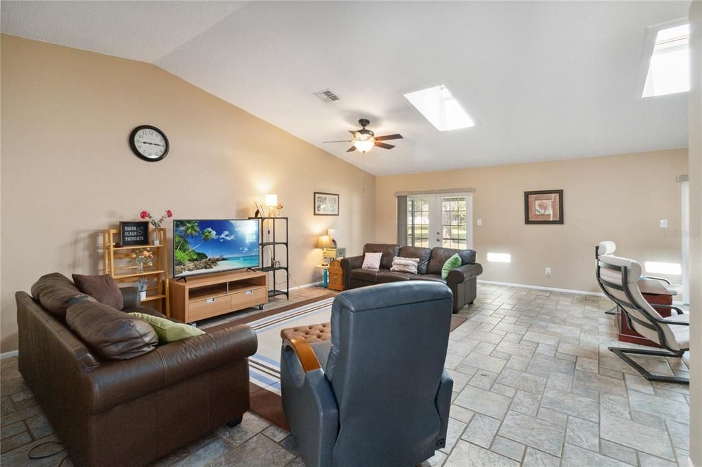 For Sale: $397,998 (3 beds, 2 baths, 2137 Square Feet)