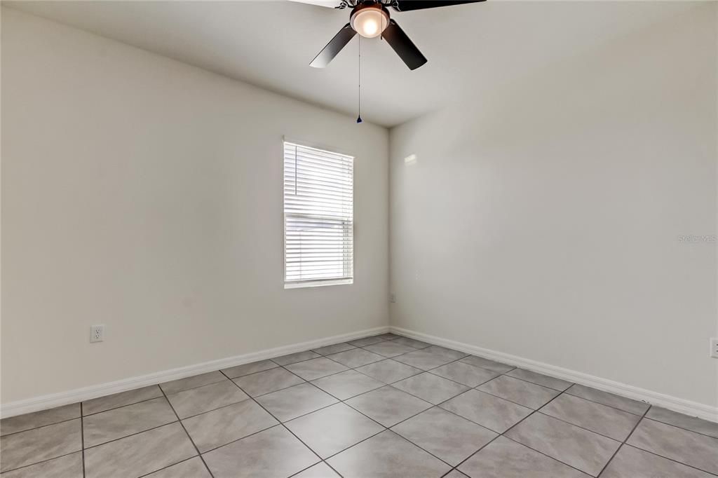 En Venta: $419,000 (5 camas, 3 baños, 2696 Pies cuadrados)