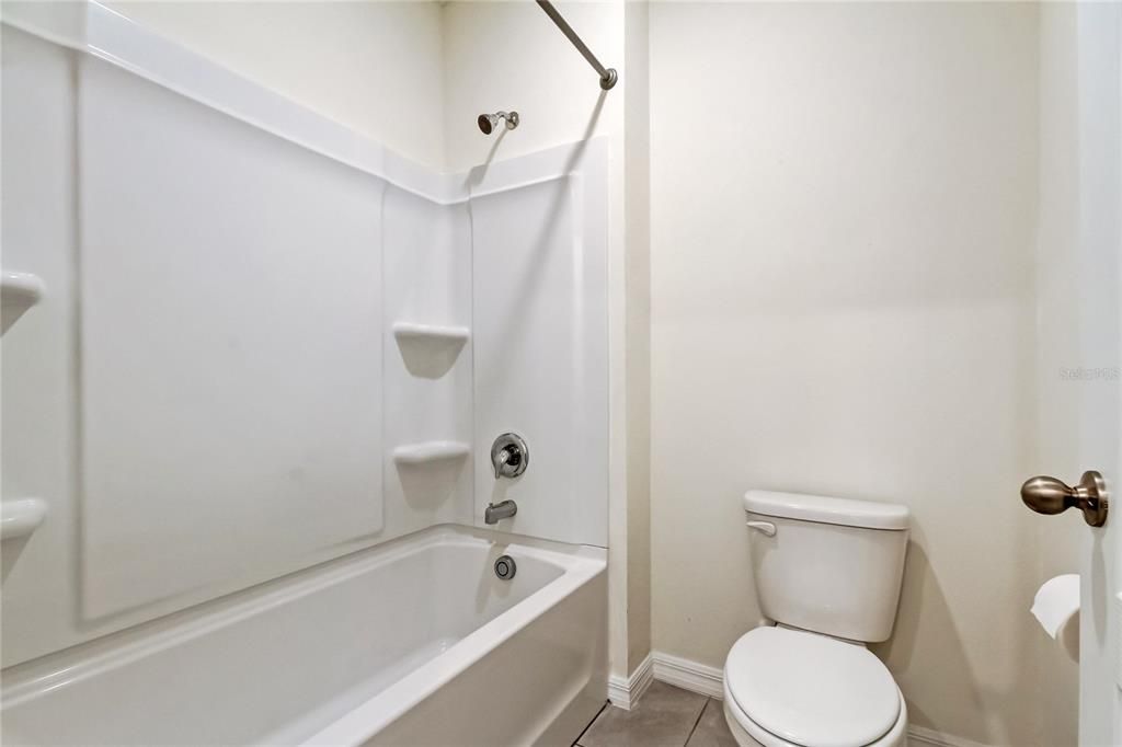 En Venta: $419,000 (5 camas, 3 baños, 2696 Pies cuadrados)