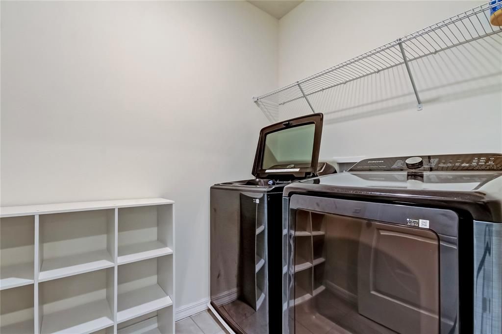 En Venta: $419,000 (5 camas, 3 baños, 2696 Pies cuadrados)