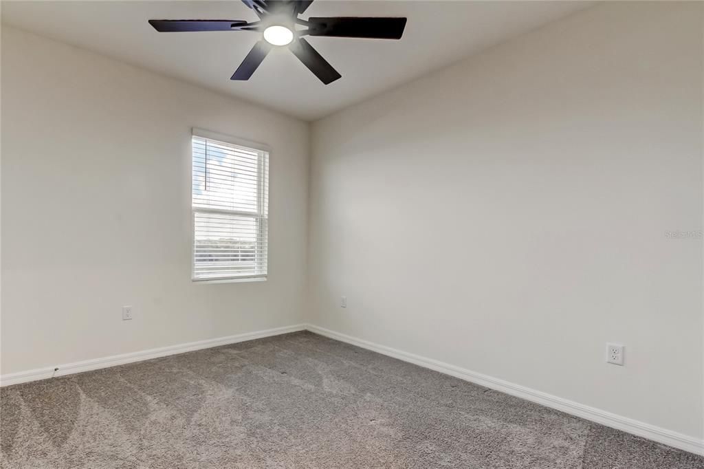 En Venta: $419,000 (5 camas, 3 baños, 2696 Pies cuadrados)