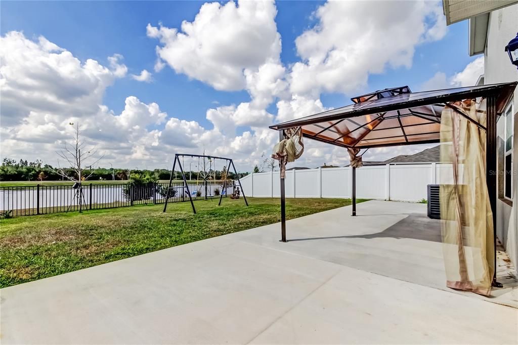 En Venta: $419,000 (5 camas, 3 baños, 2696 Pies cuadrados)