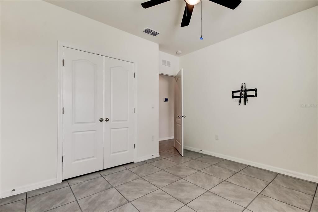 En Venta: $419,000 (5 camas, 3 baños, 2696 Pies cuadrados)