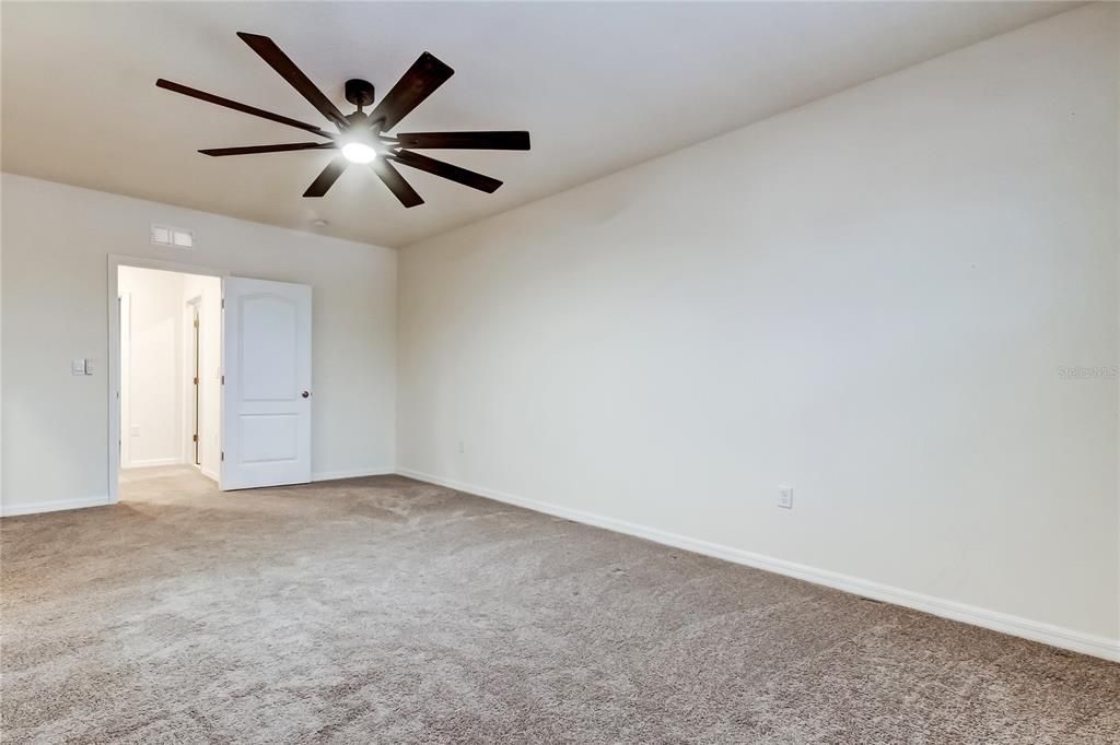 En Venta: $419,000 (5 camas, 3 baños, 2696 Pies cuadrados)