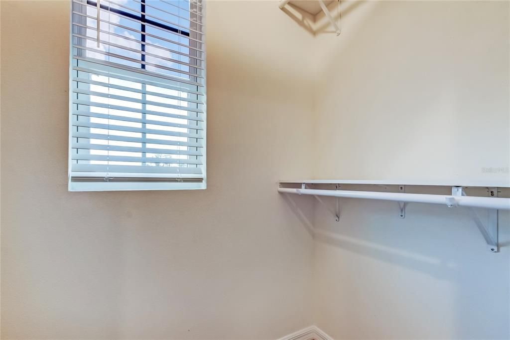 En Venta: $419,000 (5 camas, 3 baños, 2696 Pies cuadrados)