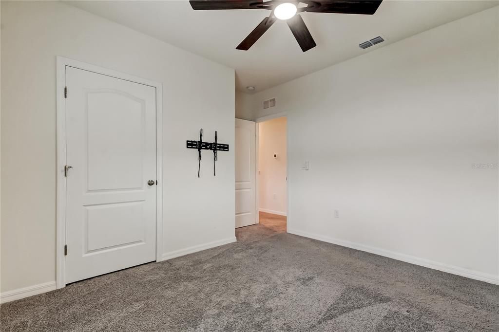 En Venta: $419,000 (5 camas, 3 baños, 2696 Pies cuadrados)