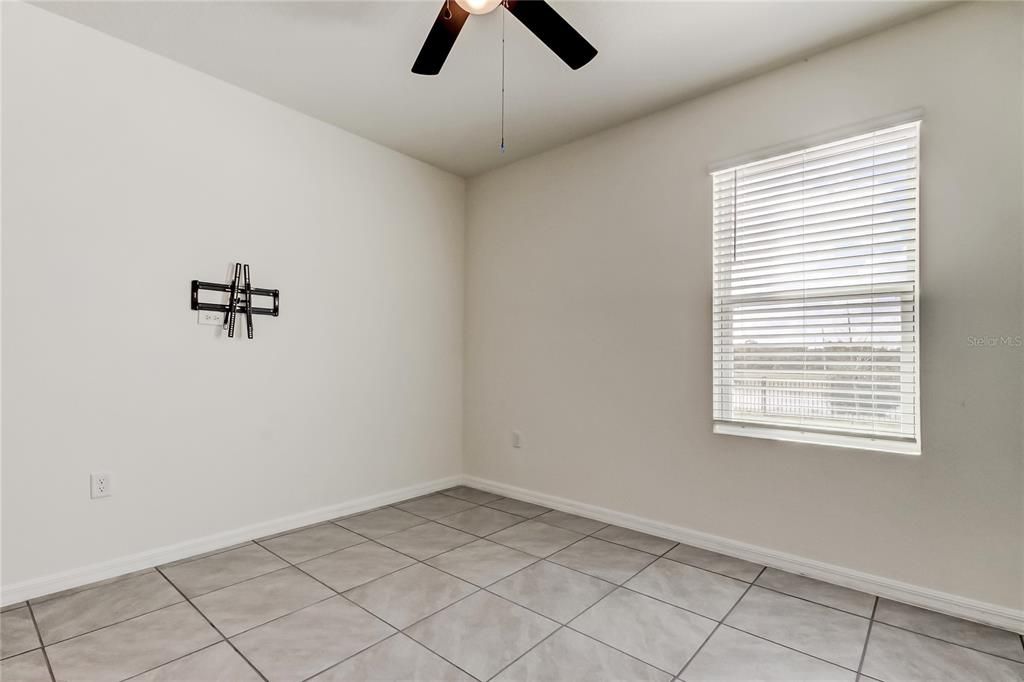 En Venta: $419,000 (5 camas, 3 baños, 2696 Pies cuadrados)