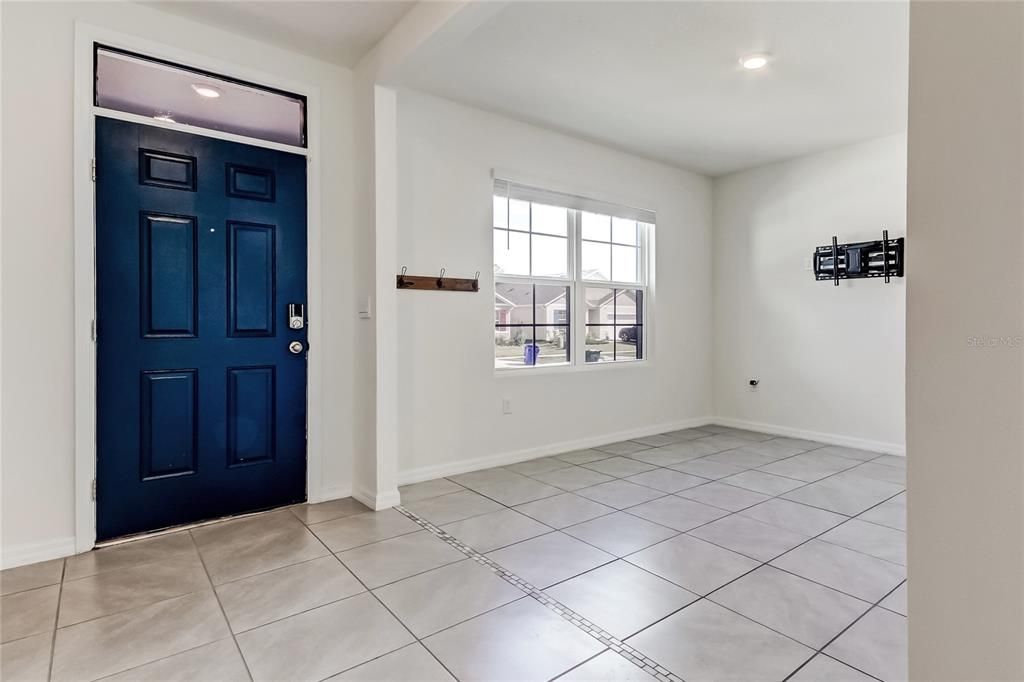 En Venta: $419,000 (5 camas, 3 baños, 2696 Pies cuadrados)