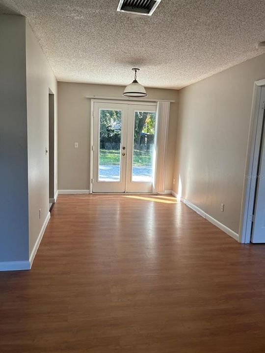 В аренду: $2,700 (4 спален, 2 ванн, 1745 Квадратных фут)