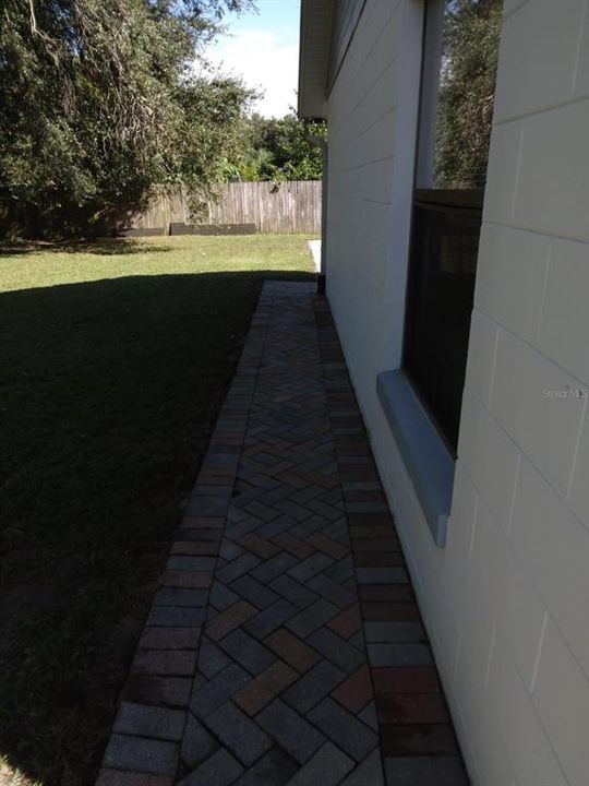 В аренду: $2,700 (4 спален, 2 ванн, 1745 Квадратных фут)