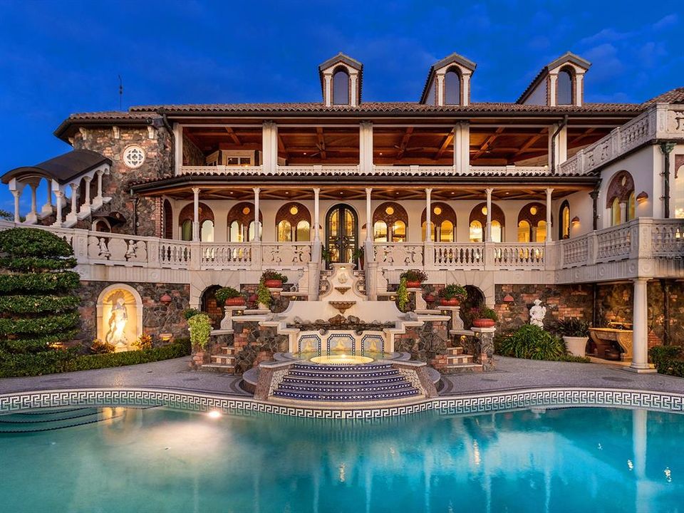 待售: $26,400,000 (4 贝兹, 4 浴室, 10697 平方英尺)