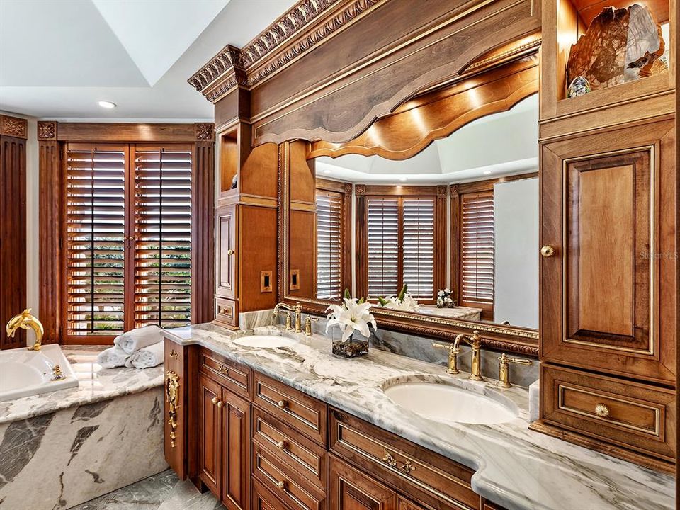 待售: $26,400,000 (4 贝兹, 4 浴室, 10697 平方英尺)