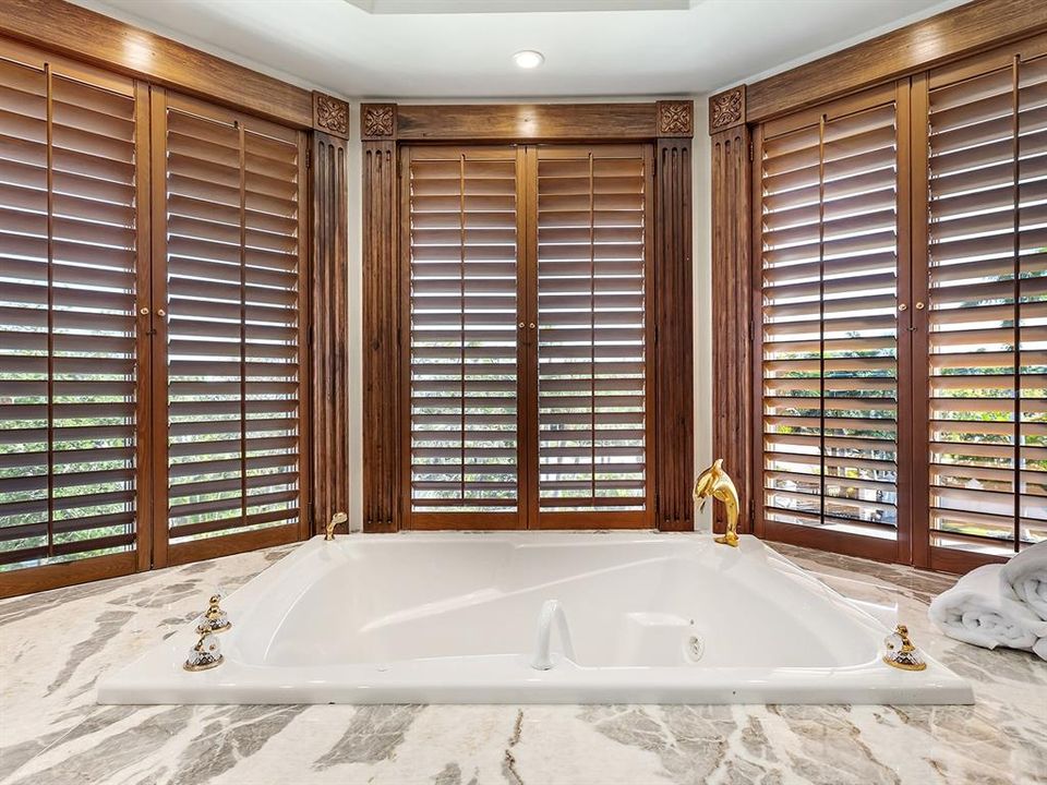 待售: $26,400,000 (4 贝兹, 4 浴室, 10697 平方英尺)