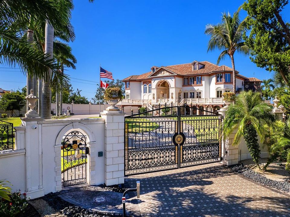 待售: $26,400,000 (4 贝兹, 4 浴室, 10697 平方英尺)