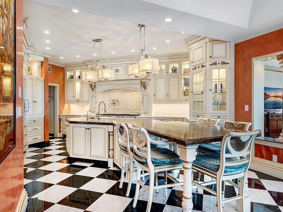 待售: $26,400,000 (4 贝兹, 4 浴室, 10697 平方英尺)