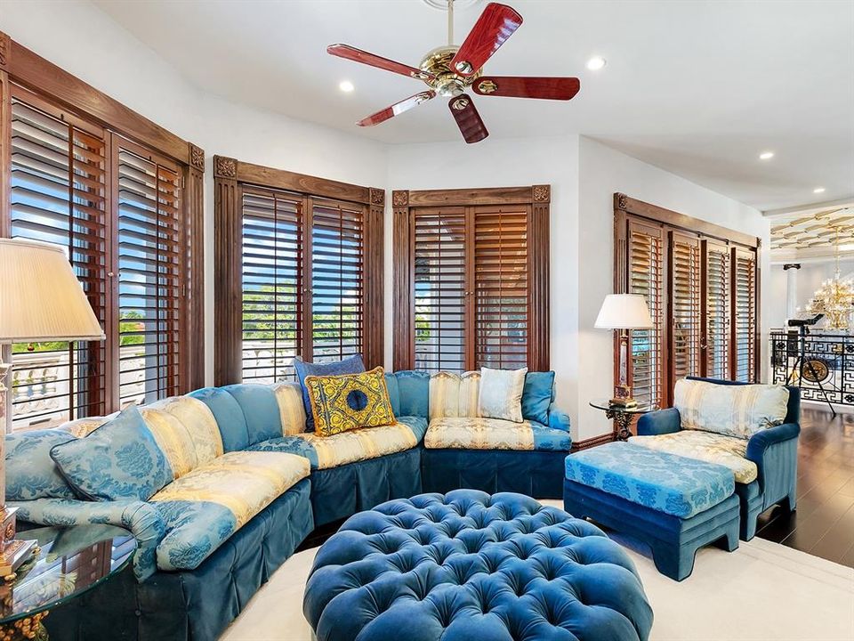 待售: $26,400,000 (4 贝兹, 4 浴室, 10697 平方英尺)