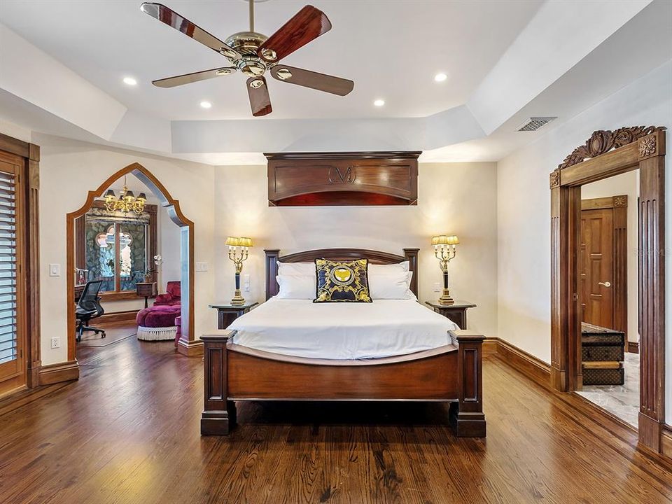 待售: $26,400,000 (4 贝兹, 4 浴室, 10697 平方英尺)