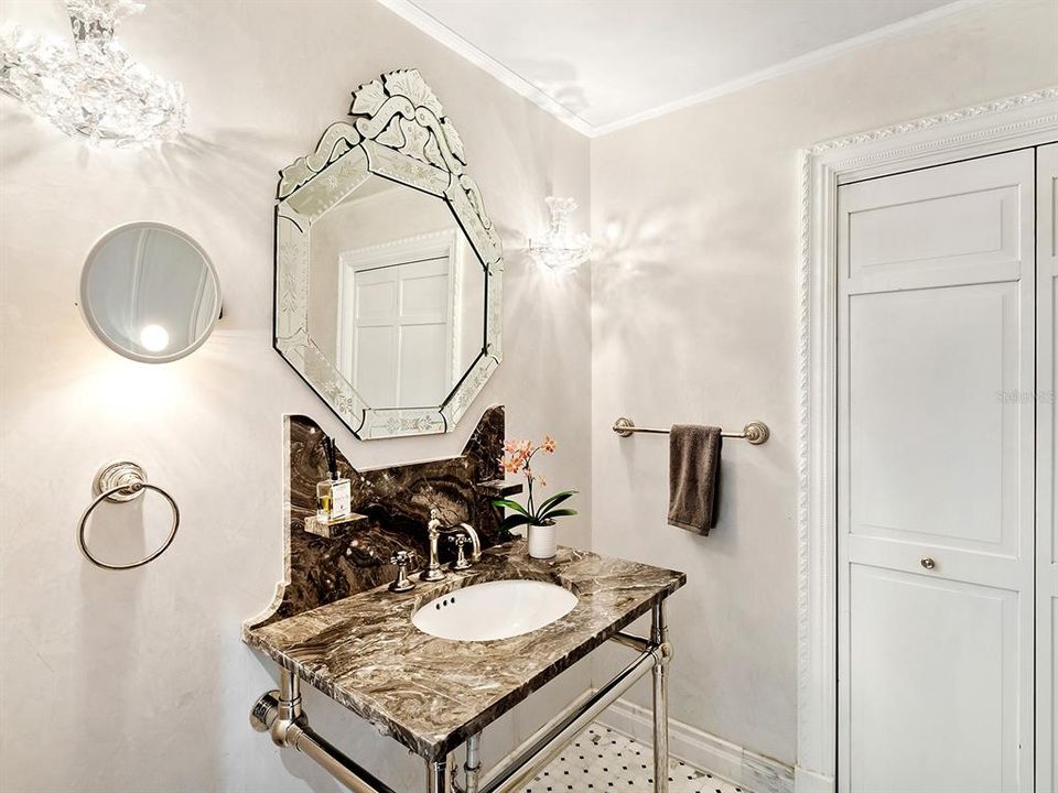 待售: $26,400,000 (4 贝兹, 4 浴室, 10697 平方英尺)