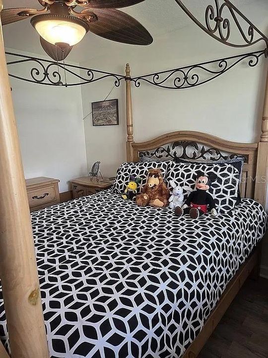 For Sale: $429,900 (3 beds, 2 baths, 1833 Square Feet)