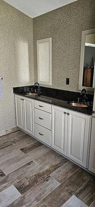 For Sale: $429,900 (3 beds, 2 baths, 1833 Square Feet)