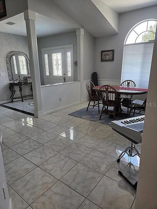 For Sale: $429,900 (3 beds, 2 baths, 1833 Square Feet)