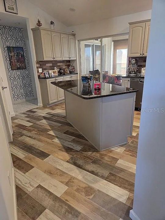 For Sale: $429,900 (3 beds, 2 baths, 1833 Square Feet)