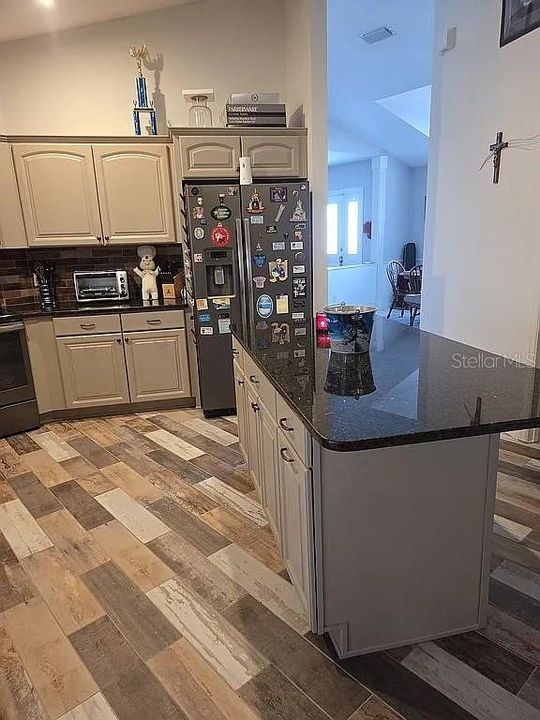 For Sale: $429,900 (3 beds, 2 baths, 1833 Square Feet)