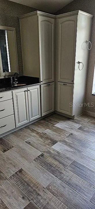 For Sale: $429,900 (3 beds, 2 baths, 1833 Square Feet)