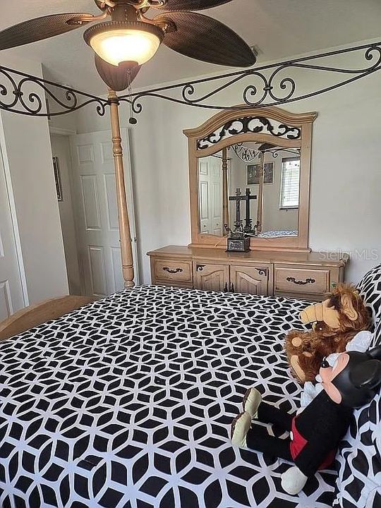 For Sale: $429,900 (3 beds, 2 baths, 1833 Square Feet)