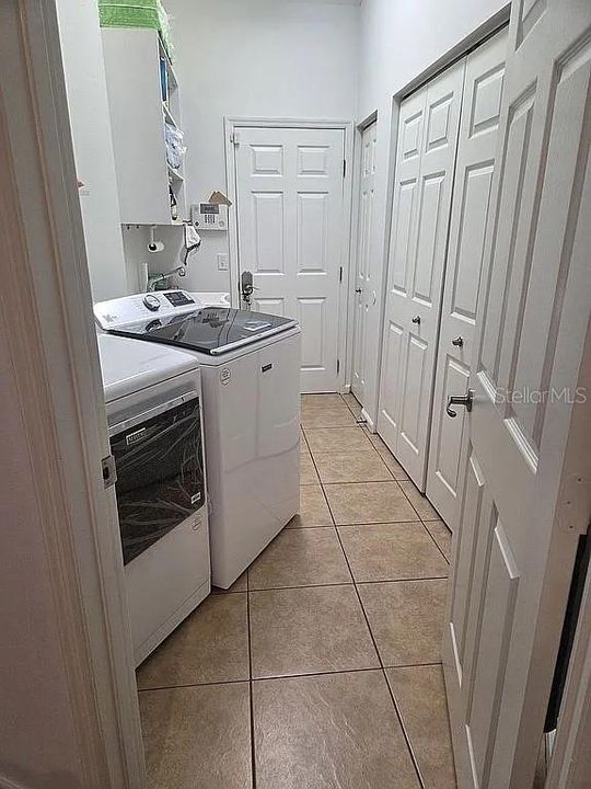 For Sale: $429,900 (3 beds, 2 baths, 1833 Square Feet)