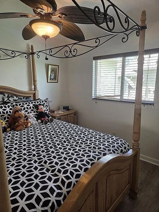 For Sale: $429,900 (3 beds, 2 baths, 1833 Square Feet)